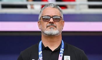   ميكالي يهدد بالرحيل بسبب " الفندق " 