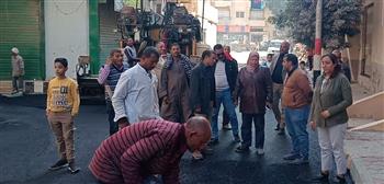   ضمن الخطة الاستثمارية.. محافظ المنيا يتابع أعمال رصف ورفع كفاءة الطرق 