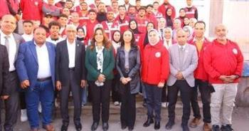 وزيرة التنمية المحلية تتفقد المركز اللوجستي للهلال الأحمر المصري بالعريش