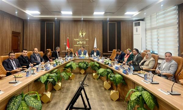 "السعيد" يترأس جلسة حوارية لمناقشة رؤية ورسالة جامعة بنها الأهلية