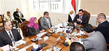   وزير الإسكان يتابع سير العمل بقطاع الشئون المالية والإدارية بالمجتمعات العمرانية الجديدة