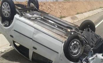   إصابة 22 شخصا فى انقلاب سيارة على طريق الفرافرة _ عين دلة بالوادى الجديد