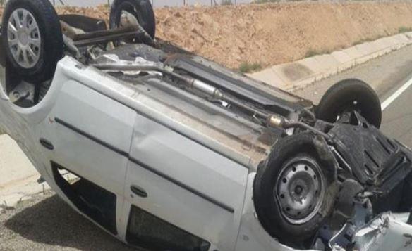 إصابة 22 شخصا فى انقلاب سيارة على طريق الفرافرة _ عين دلة بالوادى الجديد