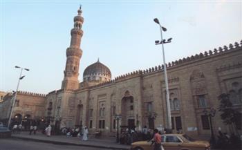 اليوم.. إغلاق مسجد السيدة زينب