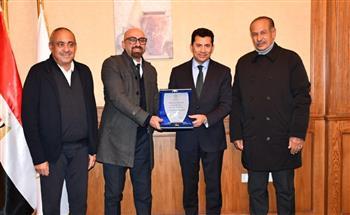 وزير الرياضة يكرم المنتخب الوطني لكرة اليد لفوزه ببطولة أفريقيا وتأهله لأولمبياد باريس