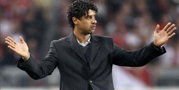 التمهيد لعودة فرانك ريكارد لتدريب برشلونة من جديد