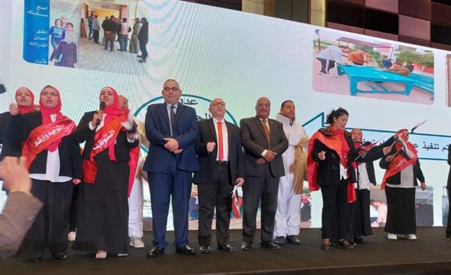 محافظ بني سويف يهنئ التعليم للفوز بالمركزين الأول والثاني في الوحدات المدرسية