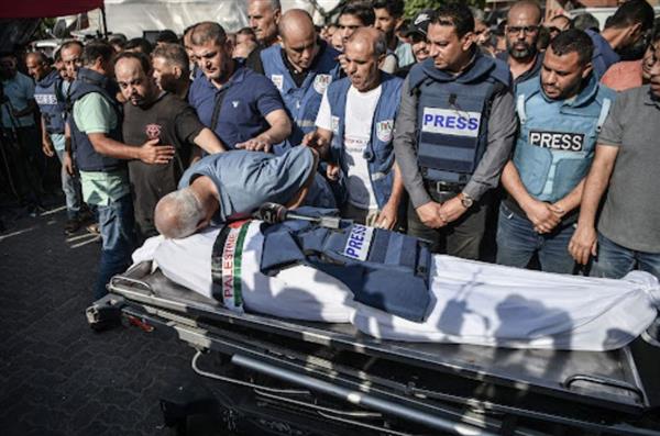 خبراء بالأمم المتحدة يدينون قتل وأسكات الصحفيين في غزة