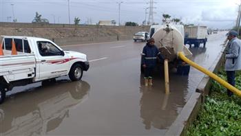   محافظ الإسكندرية: تكثيف التواجد الميدانى ومتابعة تصريف مياه الأمطار بجميع المناطق 
