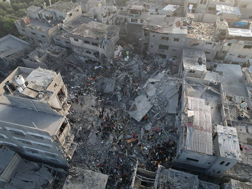 استشهاد 5 فلسطينيين في قصف الاحتلال الإسرائيلي لمنازل ومركبة بمدينتي غزة ورفح