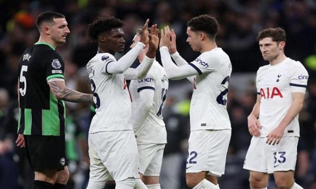 الدوري الإنجليزي .. توتنهام يفوز على برايتون 2-1
