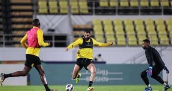 بعد غياب 45 يومًا.. بنزيما يُشارك في تدريبات اتحاد جدة 