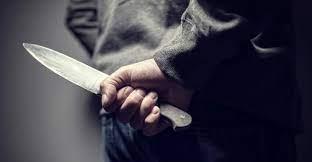 التفاصيل الكاملة.. طعن شاب لوالده بالسكين في النزهة 