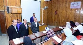 2907 طلاب يواصلون امتحانات الفصل الدراسي الأول لبرامج التعليم المدمج بـ جامعة سوهاج