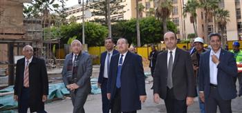 رئيس جامعة الإسكندرية يتفقد الأعمال الإنشائية بمدرج 1 بكلية الهندسة