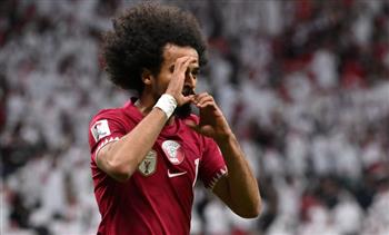   أكرم عفيف يقص شريط أهداف نهائي كأس آسيا 2023