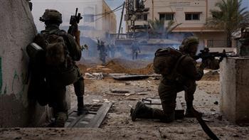   الجيش الإسرائيلي: إصابة ضابطين وجندي بجراح خطيرة في معارك جنوب قطاع غزة