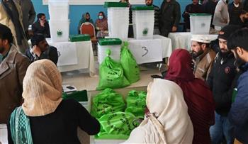   لجنة الانتخابات الباكستانية: أنصار عمران خان حصلوا على 101 مقعد من أصل 264
