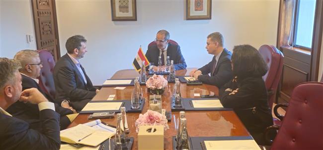 وزير الاتصالات يبحث مع نائب "جوجل" خططها الاستثمارية في مصر