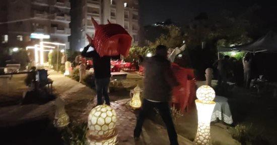 الجيزة .. رفع 800 حالة إشغال للمحال والكافيهات بـ حدائق الأهرام