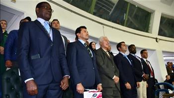   وزير الرياضة يشهد افتتاح البطولة الإفريقية للريشة الطائرة