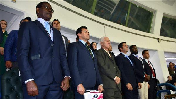 وزير الرياضة يشهد افتتاح البطولة الإفريقية للريشة الطائرة
