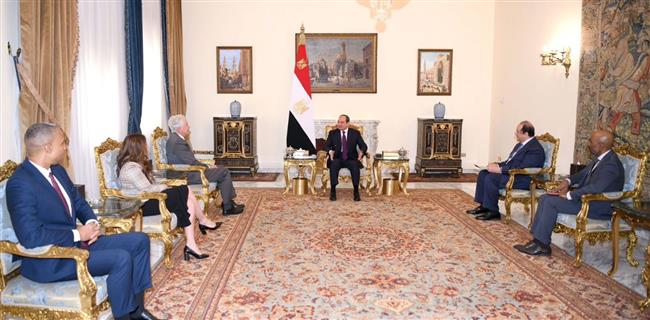 الرئيس السيسي يستقبل رئيس الاستخبارات المركزية الأمريكية