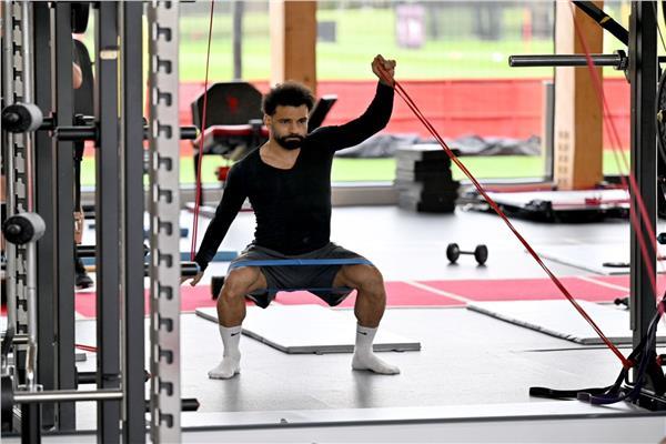 بعد التعافي من الإصابة.. محمد صلاح يعود للتدريبات الجماعية مع ليفربول (صور)