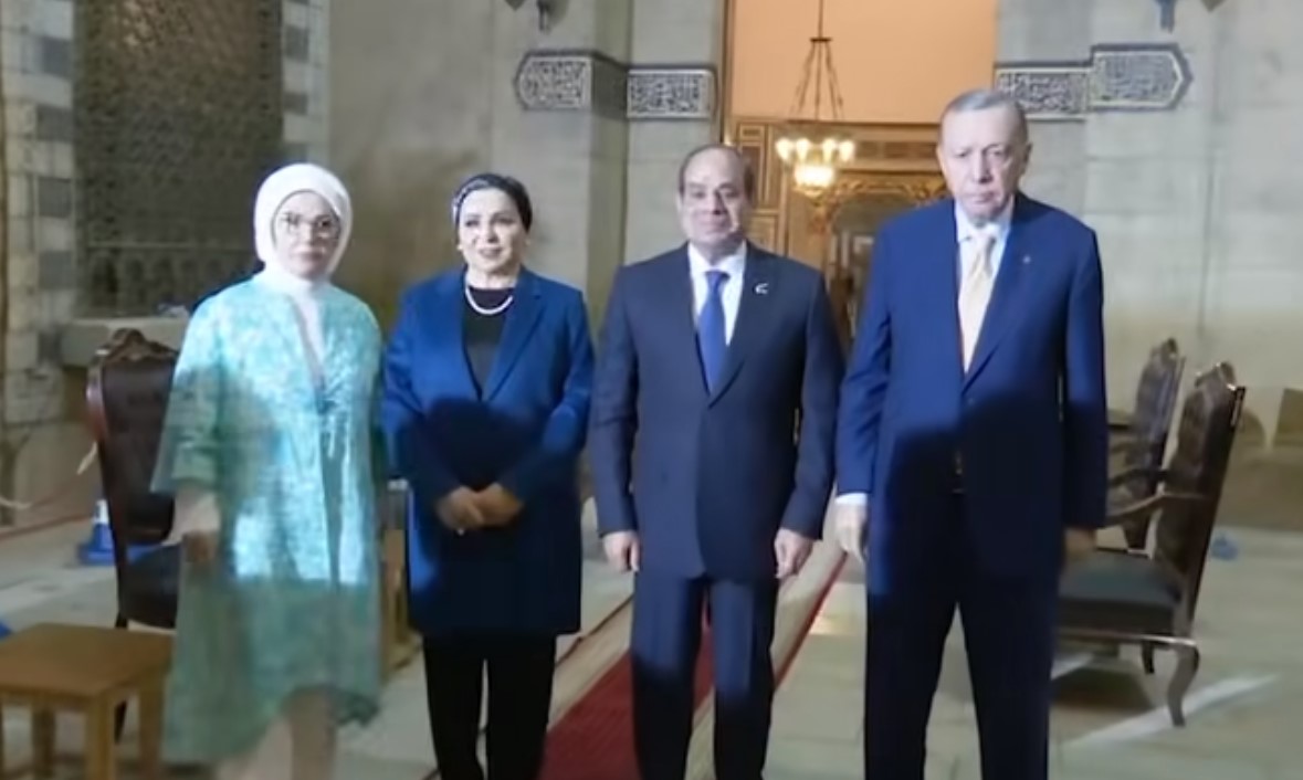 الرئيس السيسي يصطحب أردوغان في زيارة لمسجد الإمام الشافعي ويودعه في ختام زيارته لـ مصر