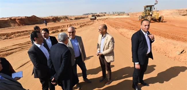 وزير الإسكان في "مثلث الأمل " بالقاهرة الجديدة
