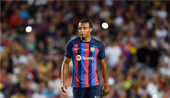 برشلونة يفتح أبواب الرحيل أمام جوليس كوندي