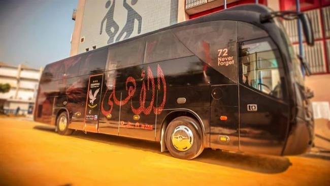 حافلة الأهلي تتجه لمطار القاهرة استعدادا للسفر إلى الجزائر.. فيديو