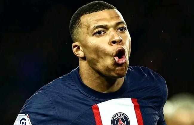 دوري أبطال أوروبا .. مبابي يقود قائمة باريس لمواجهة ريال سوسيداد