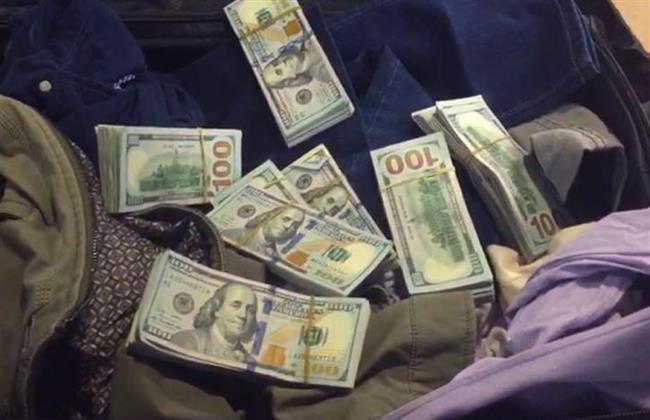 إحباط محاولة مسافر بمطار القاهرة تهريب 36 ألف دولار