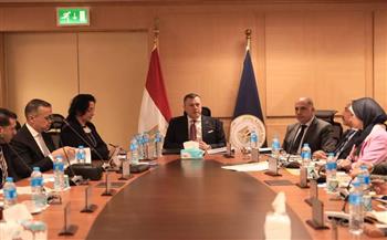   وزير السياحة يعقد اجتماعا موسعا لمناقشة سبل تطوير منتج السياحة النيلية في مصر