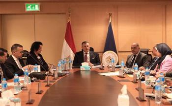 وزير السياحة يعقد اجتماعا موسعا لمناقشة سبل تطوير منتج السياحة النيلية في مصر
