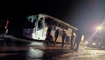   مصرع وإصابة 4 أشخاص في تصادم أتوبيس بسيارة على طريق أبوسمبل بأسوان