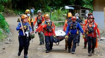   ارتفاع عدد قتلى الإنهيار الأرضي جنوب الفلبين لـ90 شخصا