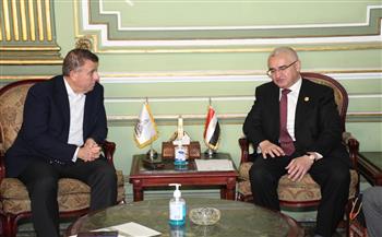   رئيس جامعة عين شمس يبحث مع سفير أذربيجان سبل التعاون