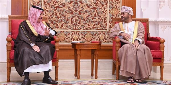 وزير خارجية السعودية ونظيره العماني يبحثان العلاقات الثنائية