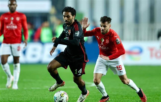 دوري أبطال إفريقيا .. انتهاء الشوط الأول بالتعادل السلبي بين الأهلي وشباب بلوزداد