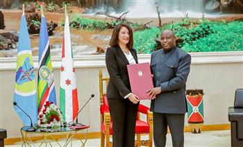   السفير المصري لدى بوروندي تسلم أوراق اعتمادها إلى رئيس الجمهورية 