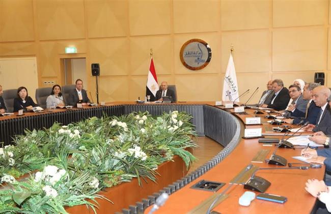 وزير النقل يبحث مع وفد البنك الدولي معدلات تنفيذ المشروعات القائمة وآفاق المشروعات المستقبلية