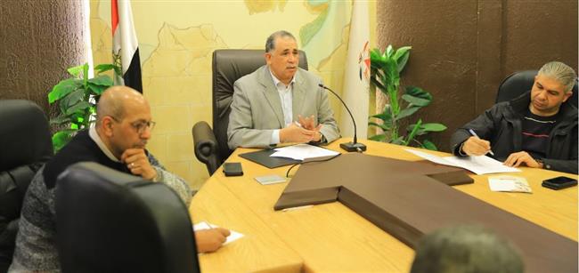 لمناقشة ترتيبات الانتخابات.. نقيب المحامين يجتمع بمديري إدارات النقابة