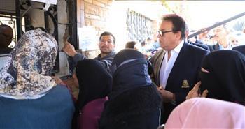 وزير الصحة يتفقد مستشفى الشروق المركزي ويوجه باحالة مدير المستشفى للتحقيق 