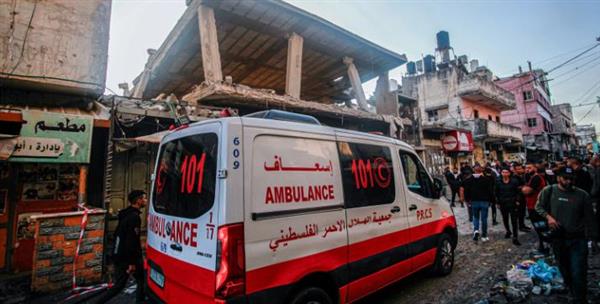 الهلال الأحمر الفلسطيني: مدفعية الاحتلال تقصف الطابق الثالث من مستشفى الأمل بخان يونس