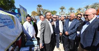 وزير الإسكان ومحافظ الوادى الجديد يتابعان موقف خدمات المياه والصرف بالمحافظة