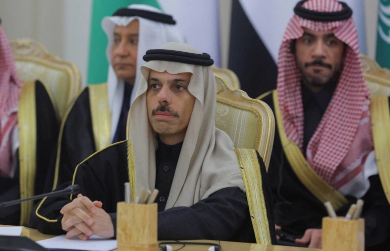 وزير الخارجية السعودي يؤكد ضرورة وقف إطلاق النار في قطاع غزة