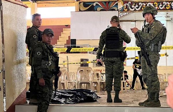 مقتل وإصابة 10 جنود فلبينيين في اشتباكات مع مسلحين جنوبي البلاد