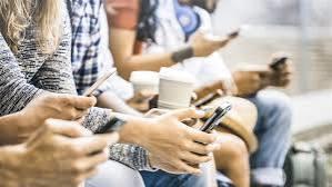دراسة تحذر من الافراط فى استخدام الهواتف